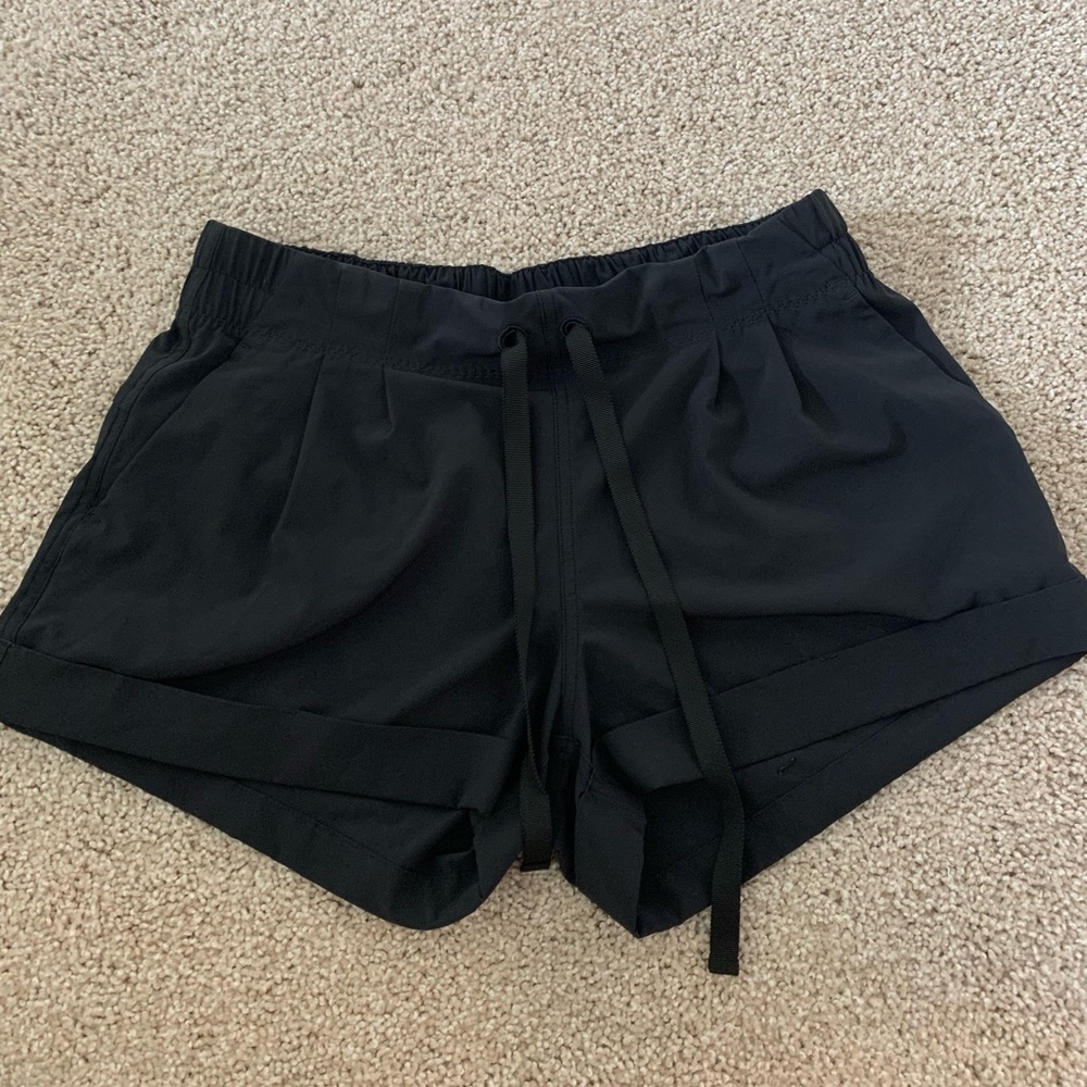 Lululemon active shorts, size 4, 2.5/3 inch in-seam